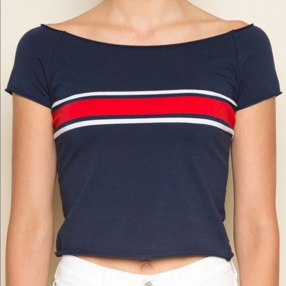 Brandy Melville Rin Crop Top (John Galt) || Trendy - Picture 1 of 5